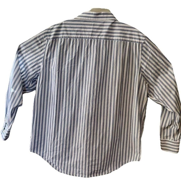 Banana Republic Men's Shirt with Blue and White Stripes - Picture 5 of 8